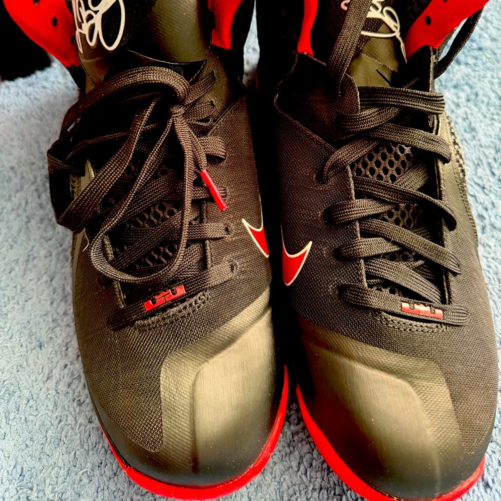 LeBron 9 ..10.5 great condition like new !